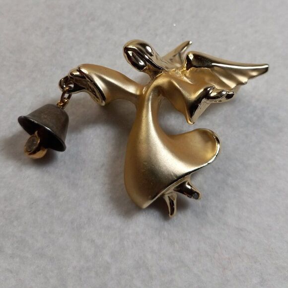 Bell Ringing Gold Tone Metal  Flying Angel Brooch Christmas Holiday Grandmacore - Picture 1 of 7